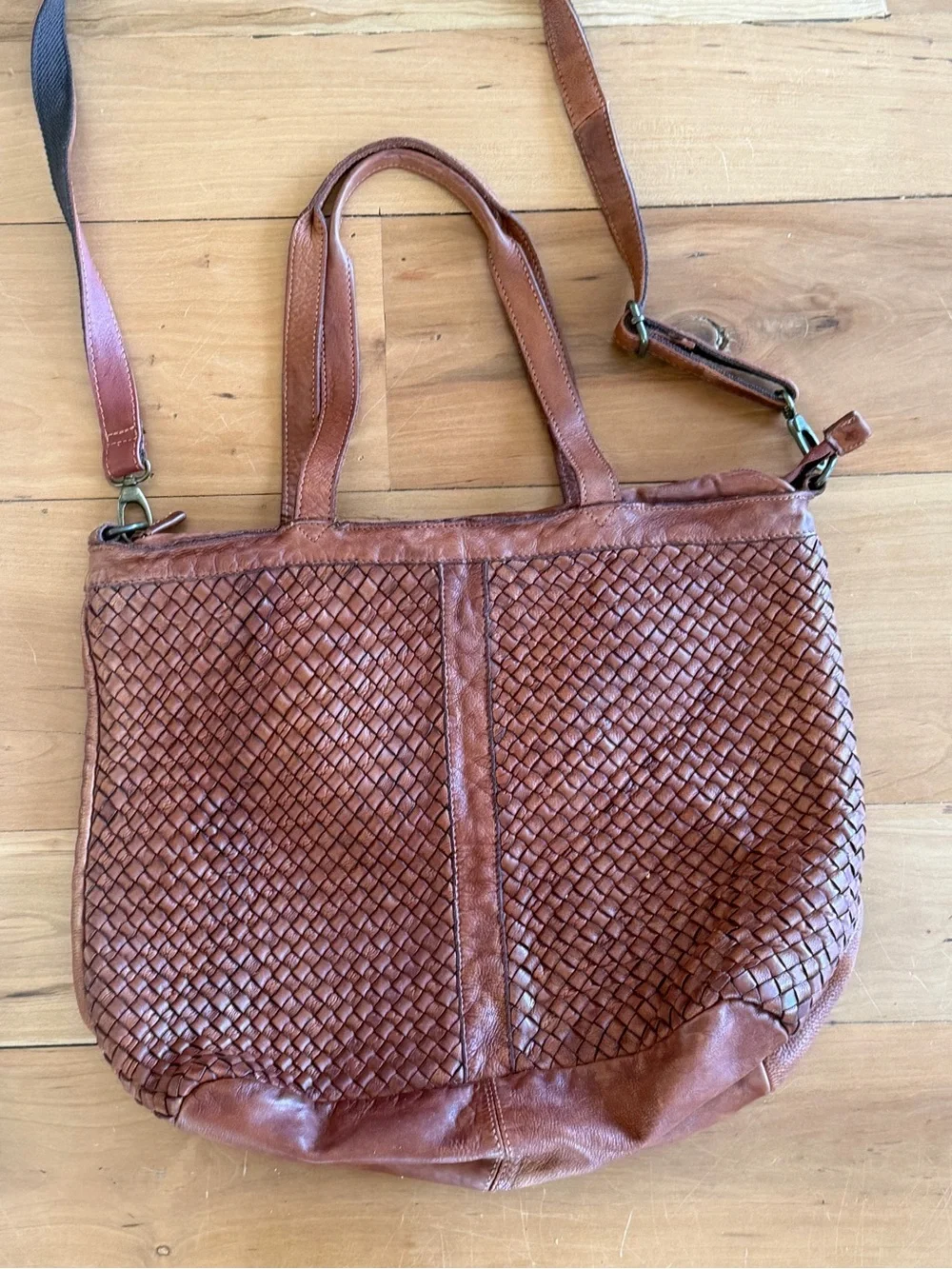 Trades Of Hope LEather Brown shoulder bag Purse Crossbody Woven Interlocking